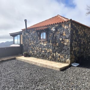 Casa antigua restaurada con barbacoa y piscina y impresionantes vistas en Botazo